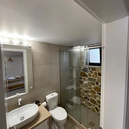 Trocadero Luxury Ermioni