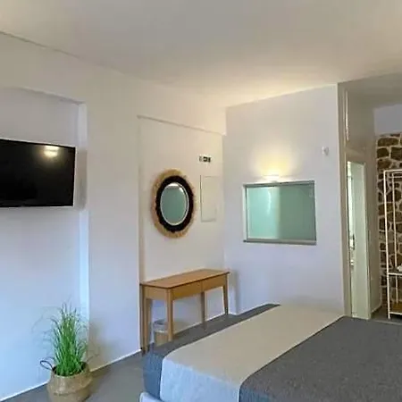 Trocadero 4*