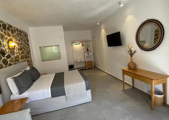 Trocadero Luxury Ξενοδοχείο με διαμερίσματα 4*