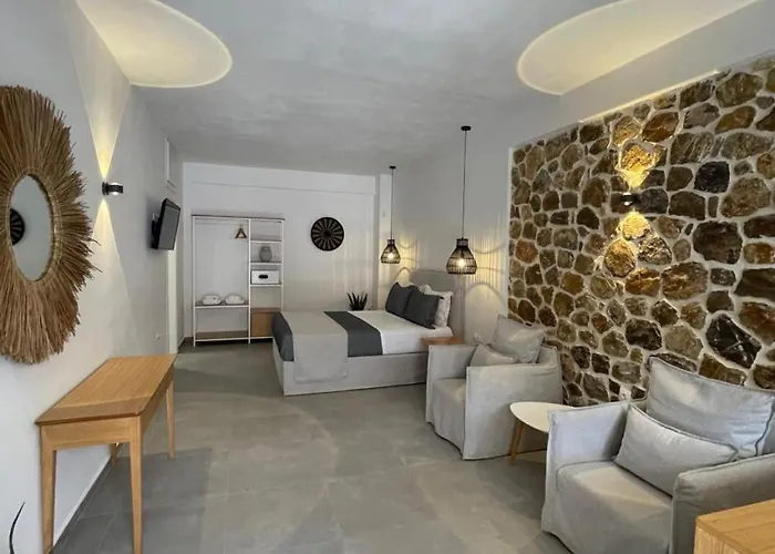 Trocadero Ermioni Suites