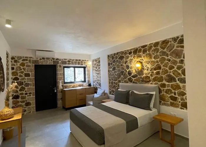 Trocadero Luxury Ξενοδοχείο με διαμερίσματα 4*