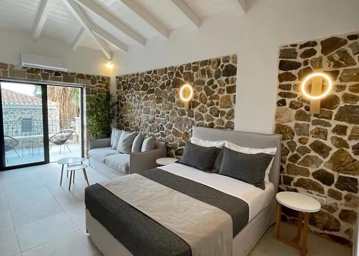 Trocadero Ermioni Suites