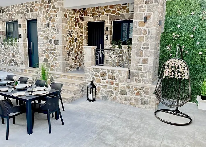 Ξενοδοχείο με διαμερίσματα Trocadero Luxury 4*