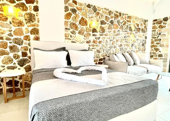 Trocadero Luxury Ξενοδοχείο με διαμερίσματα 4*